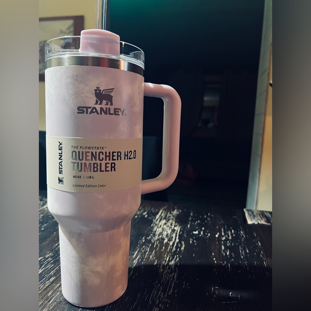 Stanley Quencher H2.0 FlowState Tumbler, Wisteria Tie Dye